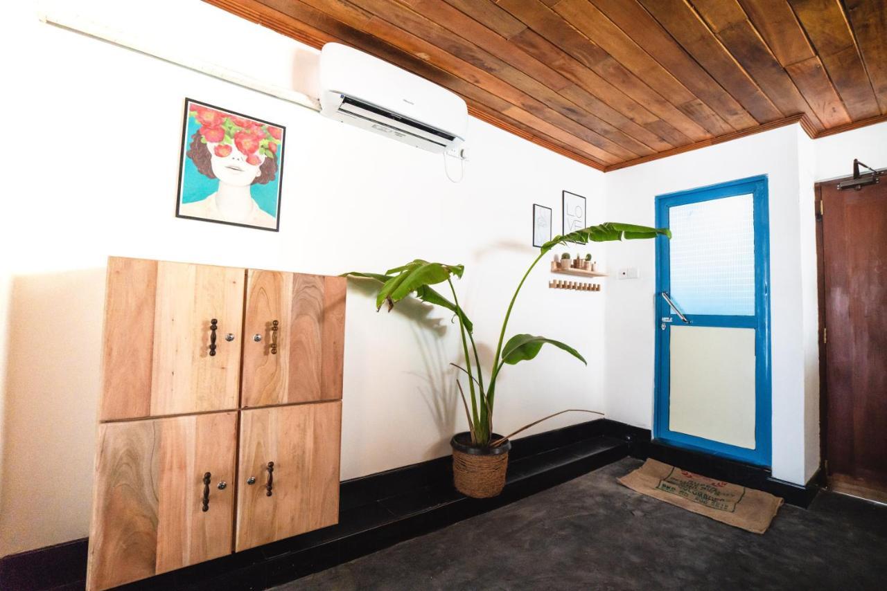 Layback Boutique Surf & Yoga Camp Sri Lanka Hostel Weligama Exterior photo