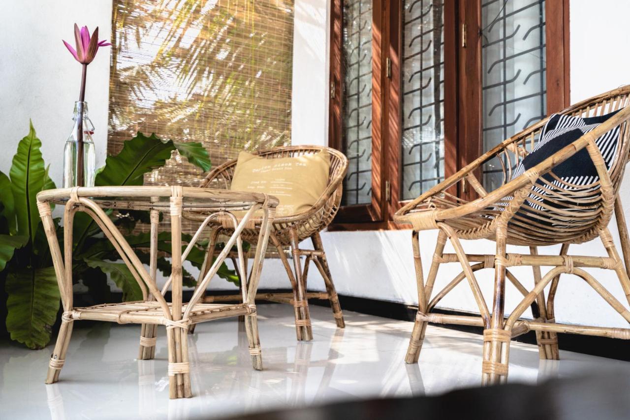 Layback Boutique Surf & Yoga Camp Sri Lanka Hostel Weligama Exterior photo