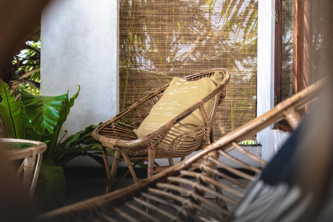 Layback Boutique Surf & Yoga Camp Sri Lanka Hostel Weligama Exterior photo