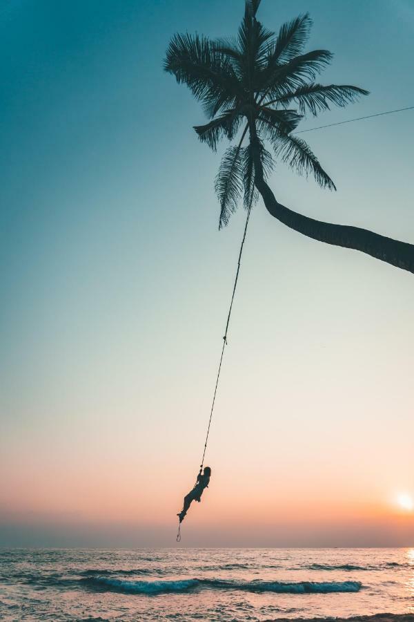 Layback Boutique Surf & Yoga Camp Sri Lanka Hostel Weligama Exterior photo