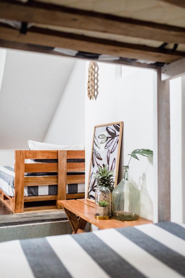 Layback Boutique Surf & Yoga Camp Sri Lanka Hostel Weligama Exterior photo
